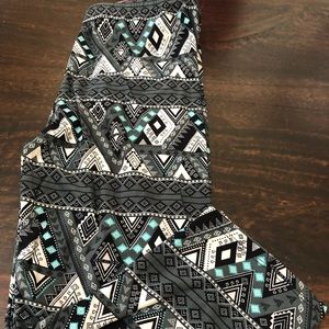 Geo Multi CAPRI Peachskin Leggings One Size